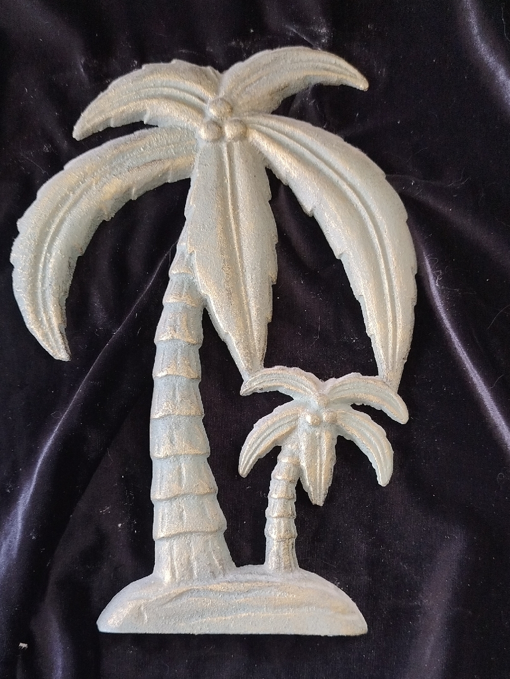 Tiki 12-inch rustic Metal palm tree